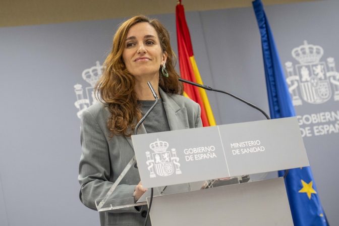 La ministra de Sanidad, Mónica García.