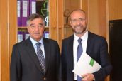 Luis González, presidente de COF de Madrid, y Julio Zarco, uno de los responsables del modelo de recertificación.