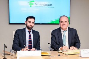 El secretario de Estado de Seguridad del Ministerio del Interior, Rafael Pérez Ruiz, y el presidente del Consejo General de Colegios Oficiales de Farmacéuticos (CGCOF), Jesús Aguilar.