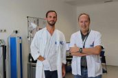 Daniel Blasco, neurólogo, y Santos Navarro, farmacéutico adjunto del Hospital de Can Misses.