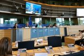 Imagen del debate organizado en el PE sobre la aplicación de los test de proporcionalidad en las profesiones sanitarias.