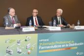 Francisco Zaragozá, Juan Jorge Poveda y Eugeni Sedano en la 3ª Jornada de Farmacéuticos de la Distribución del CGCOF.