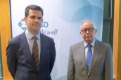 David Cantarero, profesor Titular y Responsable del Grupo de I+D en Economía de la Salud de la Universidad de Cantabria, y Julio Sánchez Fierro, socio director en el Área de Derecho Farmacéutico del despacho De Lorenzo Abogados