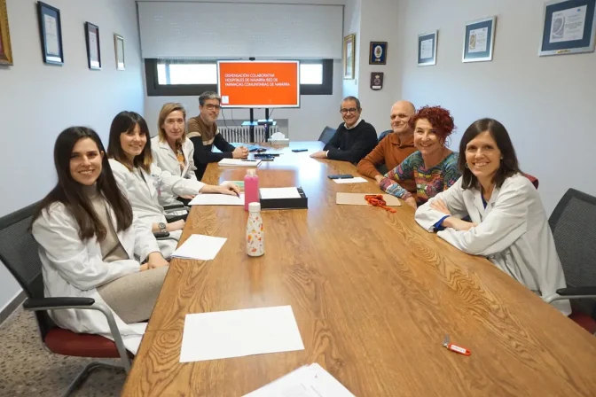 Profesionales del Área de Salud de Tudela, la Subdirección de Farmacia y Prestaciones del SNS-O y del Colegio de Farmacéuticos de Navarra que colaboran en este programa de dispensación.