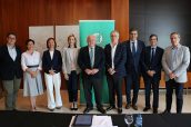 Participantes en el encuentro  “Nuevos enfoques en política farmacéutica. El caso de Andalucía” organizado por Diariofarma en Sevilla