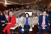La ministra de Sanidad, Carloina Darias, junto al presidente Extremeño, Guillermo Fernández Vara,y el resto de consejeros que han participado en el pleno del CISNS en Mérida
