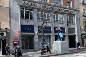 Fachada del Colegio Oficial de Farmacéuticos de Madrid.