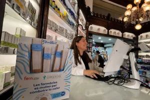 Una de las farmacia barcelonesas que participan en la iniciativa.