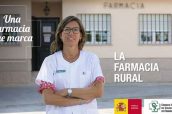 Imagen de la campaña 'Una farmacia que marca' con Marta Terciado, farmacéutica de Velayos (Ávila)