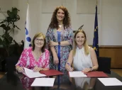Marina Pollán, directora del ISCIII, junto a Eva Ortega Paíno, secretaria general de Investigación del Ministerio de Ciencia, Innovación y Universidades, y Florencia Davel, presidenta de GSK.