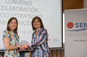 . Juana Carretero, presidenta de SEMI; y Ana Pérez Domínguez, directora médica y de Asuntos Regulatorios de AstraZeneca España.