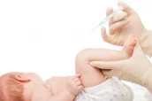 Fotolia_94393377 vacuna bebe