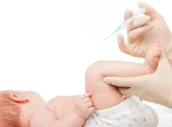 Fotolia_94393377 vacuna bebe