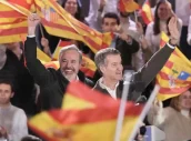 Jorge Azón, junto a Alberto Núñez Feijoo, en el pasado cierre de campaña.