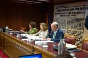 Mesa de la Comisión de Sanidad. Imagen: Senado.