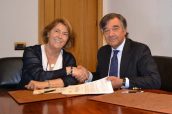Yolanda Tellaeche, presidenta del Instituto de Formación Cofares (IFC) y Luis González, presidente del Colegio Oficial de Farmacéuticos de Madrid (COFM)