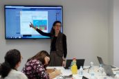 Inma Riu, en el taller de redes sociales a farmacéuticos.