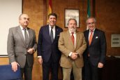 Manuel Vilches, durante su participación en un acto en el Colegio de Médicos de Sevilla.