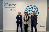 avier García Corbacho, responsable de la Unidad de Fase I de Ensayos Clínicos del IBIMA; Amelia Martín Uranga, directora asociada de Investigación Clínica y Traslacional de Farmaindustria, y Francisco J. Tinahones, director científico de IBIMA-Plataforma Bionand y jefe de Servicio de la Unidad de Gestión Clínica, Endocrinología y Nutrición del Hospital Virgen de la Victoria (Málaga).