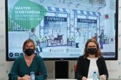 Elena Palau, vocal de Ortopedia del COFB, y Raquel Martín, profesora agregada de la Facultad de Farmacia y Ciencias de la Alimentación de la UB, durante la presentación del máster.