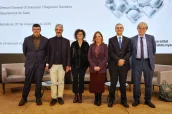 Manel Rabanal (Generalitat), Jaume Pey (Anefp), Clara Pareja (Generalitat), Fina Lladós (Farmaindustria), José Domingo Gómez Castallo (Autocontrol), Enric Casas (Consejo Audiovisual de Cataluña).