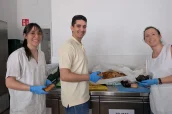Voluntario durante la jornada.