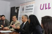 Imagen de la firma del convenio entre la Universidad de La Laguna y el COF de Tenerife para crear la Cátedra de Farmacia Asistencial.