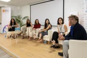 Mesa de debate realizada durante la presentación de la iniciativa.