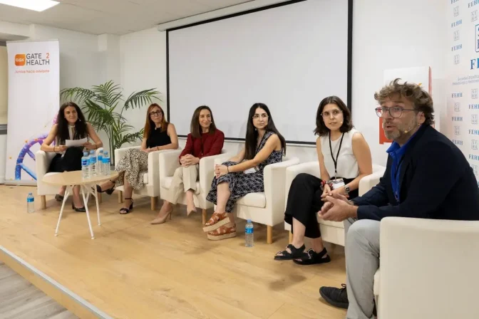 Mesa de debate realizada durante la presentación de la iniciativa.