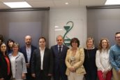 Imagen de la nueva Junta de Gobierno del COF de Álava, presidida por Milagros López de Ocáriz.