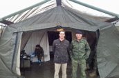 Luis López-Francos, director técnico de OMFE, en una visita a unas instalaciones para un simulacro militar.
