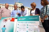 Juan Manuel Moreno, presidente del PP de Andalucía , con la campaña Por una sanidad 10