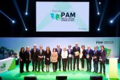 Autoridades, resposables colegiales y galardonados, durante la entrega de los Premios Panorama.