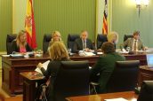 Patricia Gómez, consejera de Salud de Baleares, durante la presentación de los presupuestos en el parlamento balear