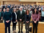 Borja Moll (Roche), Valle Somiedo (Roche), Juan Manuel Irache (UNAV), Teresa Ramos (Roche) y María Soler (Roche).