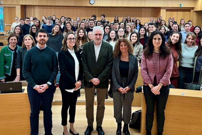 Borja Moll (Roche), Valle Somiedo (Roche), Juan Manuel Irache (UNAV), Teresa Ramos (Roche) y María Soler (Roche).