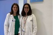 Rosa Romero y Esther Chamorro, farmacéuticas del Hospital Gregorio Marañón.