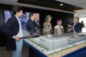 Visita Congreso Sanidad a Cofares 2 (1)