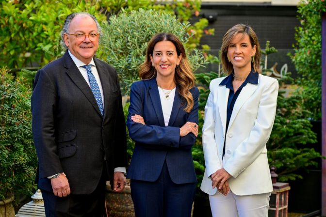Ángel Luis Rodríguez de la Cuerda, Mar Fábregas y Elena Casaus