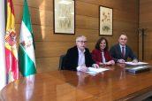 Imagen de la firma del convenio sobre formación entre el Cacof y la Escuela Andaluza de Salud Pública.