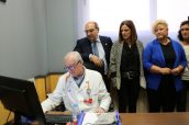 El consejero de Salud, Jon Darpón, en el acto para anunciar la incorporación de las 300 residencias del País Vasco a la receta electrónica.