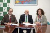 Imagen del acuerdo firmado por el COF de Guipúzcoa y Sefac para promover los servicios profesionales.