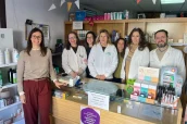 Gras con representantes de la farmacia rural valenciana.