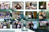 Foto de familia de los premiados en los los V Premios Humanizando la Sanidad de Teva.