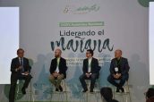 Participantes en la primera mesa redonda.