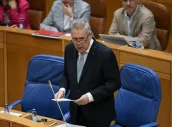 El consejero Gómez Caamaño, durante su intervención en el Parlamento.