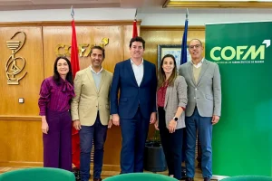 aría de Quintana, vocal de Alimentación y Nutrición y coordinadora de NutriCOFM; José Manuel Becerra, vicepresidente 1º; Manuel Martínez del Peral, presidente; Navidad Sánchez, vicepresidenta 2ª, y Francisco J. Fernández, director general.