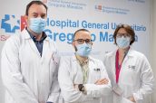 Rafael Correa, Sergio Gil Manso y Marjorie Pion, investigadores del Laboratorio de Inmuno-Regulación del Hospital Gregorio Marañón