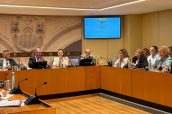 María Martín y su equipo, durante la presentación de los objetivos de legislatura.