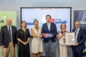 De izda. a dcha.: Antonio Bresó, Lorena Callejón (miembros del consejo de administración
de NOVACOFM); Elena Mantilla, directora general de Madrid Excelente; Manuel Mtez. del Peral,
presidente del COFM y NOVACOFM; Margarita Alfonsel (miembro del consejo de administración
de NOVACOFM), Óscar Ortega, director general de NOVACOFM.